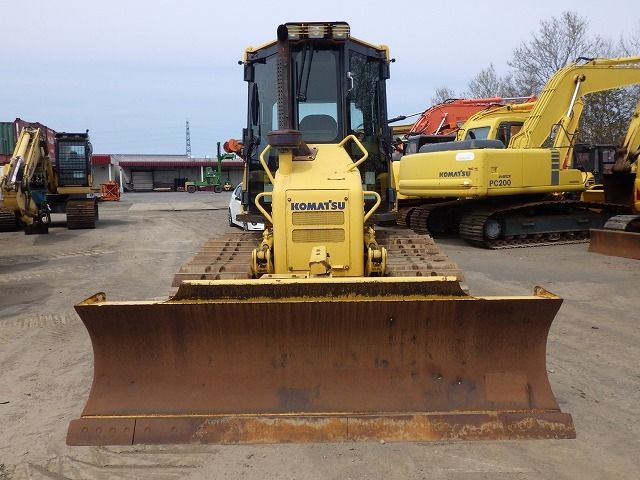 D31PX-22-60699-006.jpg