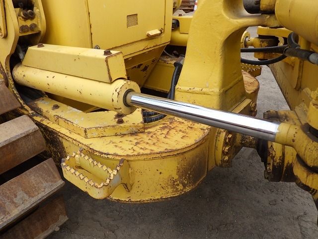 D31PX-22-60699-017.jpg