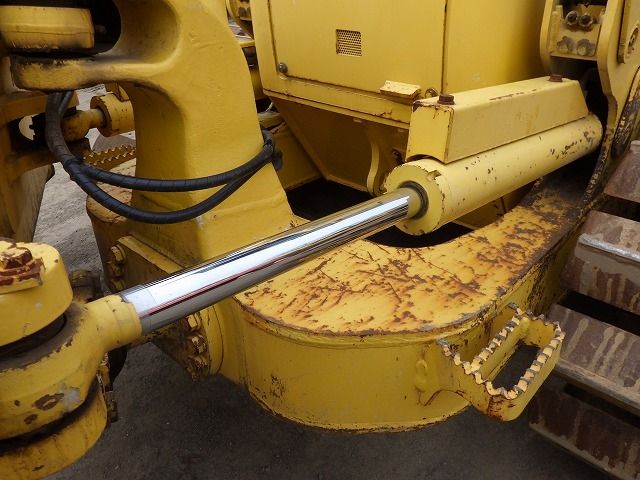 D31PX-22-60699-018.jpg