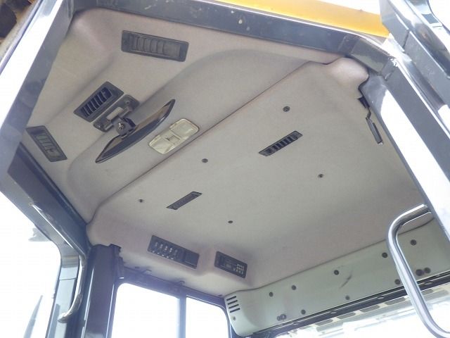 D31PX-22-60699-052.jpg