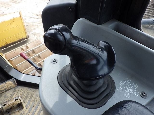 D31PX-22-60699-057.jpg