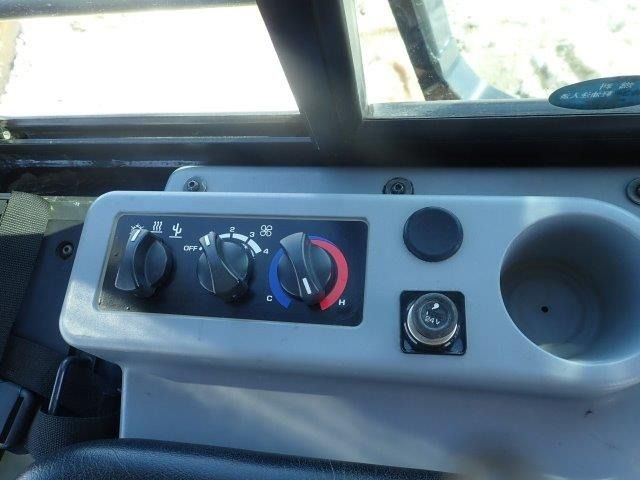 D31PX-22-60736-039.jpg